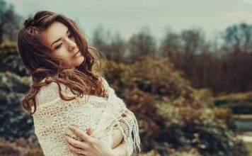 Jak czesać włosy syntetyczne?