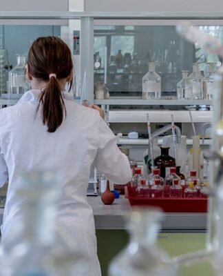 Czy po pierwszej chemii wypadają włosy?