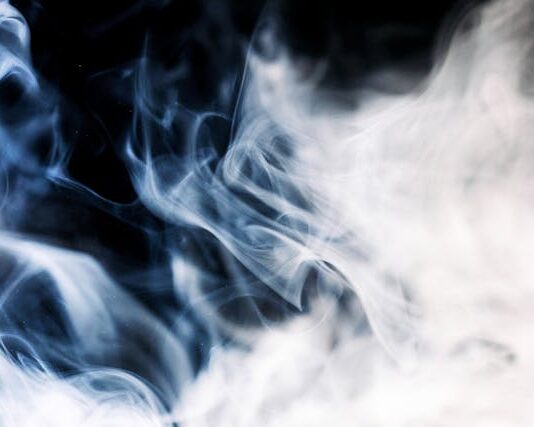 Jakie bonga są najlepsze na start – szklane, akrylowe czy silikonowe? bonga